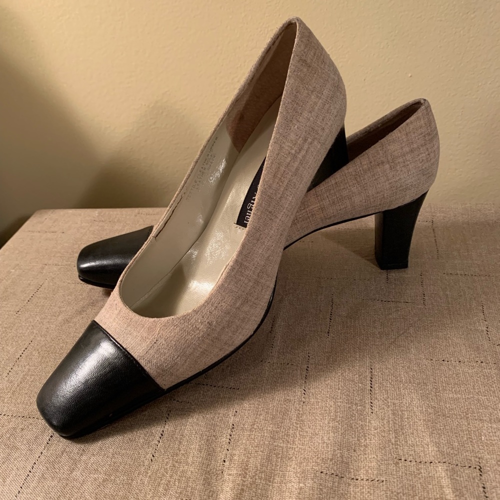 Aetienne Aigner size 6 beige color